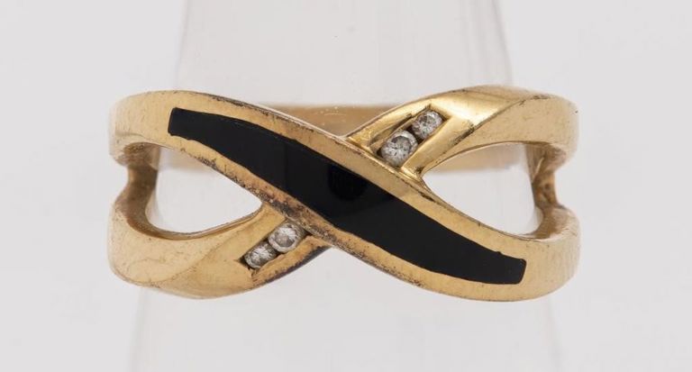 14k Yellow Gold Onyx and Diamond Ring