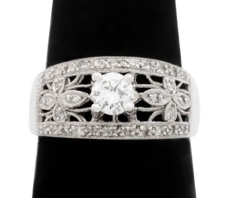 18k White Gold Diamond Ring