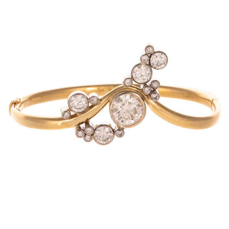 18k Yellow Gold Diamond Hinged Bracelet