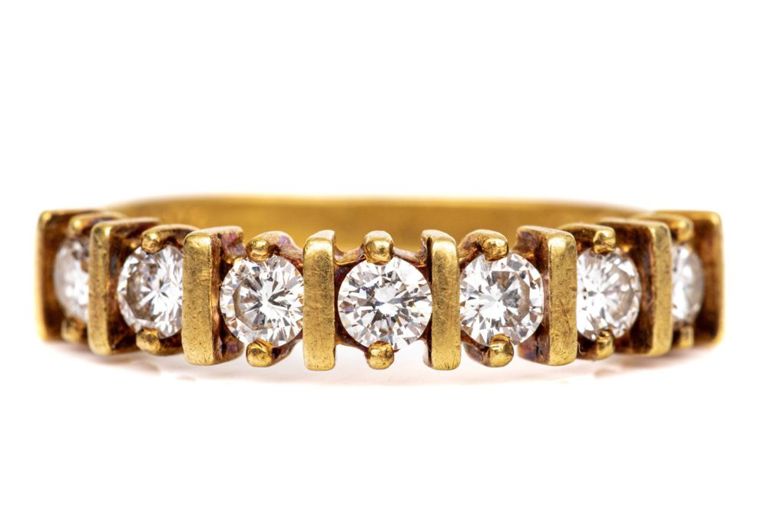 18k Yellow Gold Diamond Band Ring