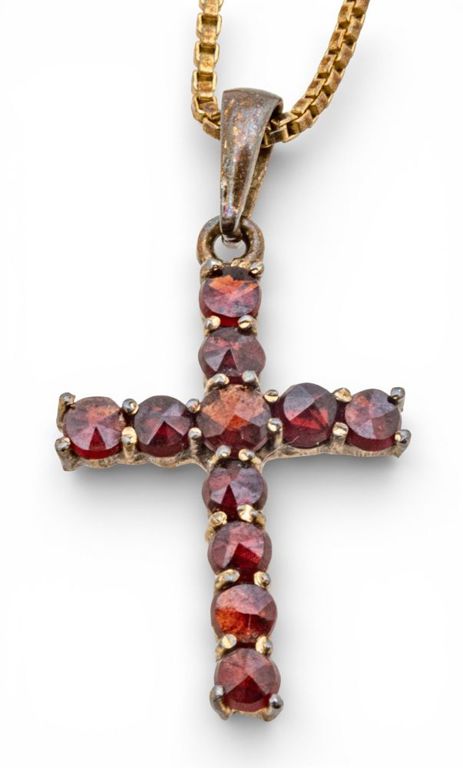 14k Yellow Gold Garnet Pendant Necklace