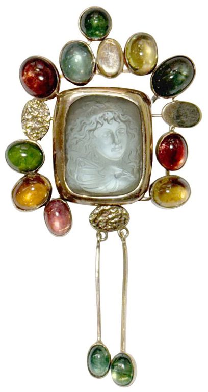 14k Gold Cameo Pendant Brooch