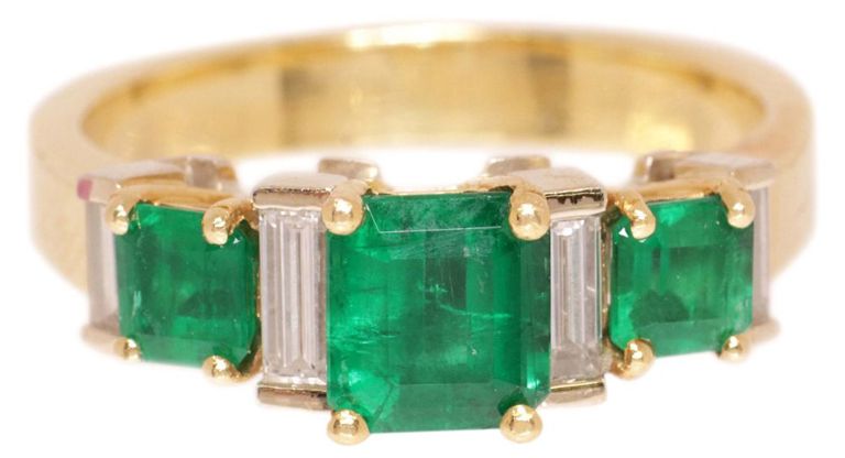 18k Gold Emerald and Diamond Ring
