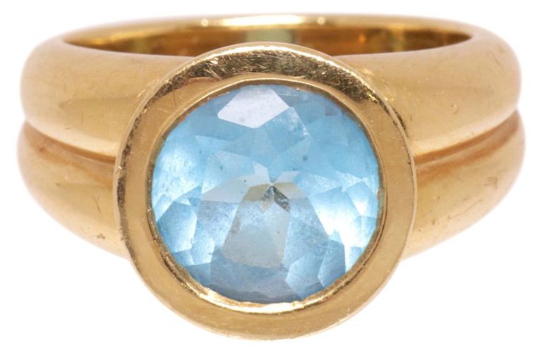 18k Gold Blue Topaz Ring