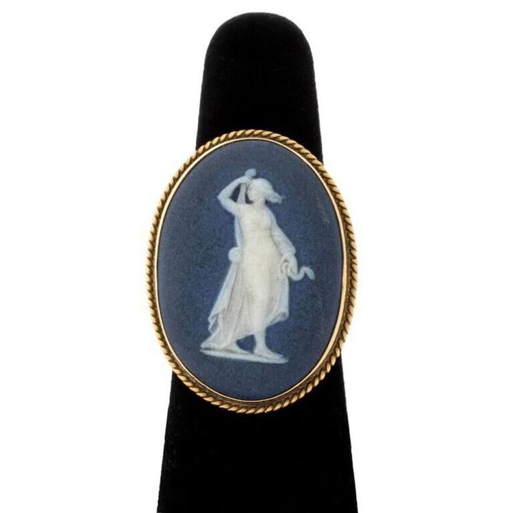 14k Gold Cameo Ring