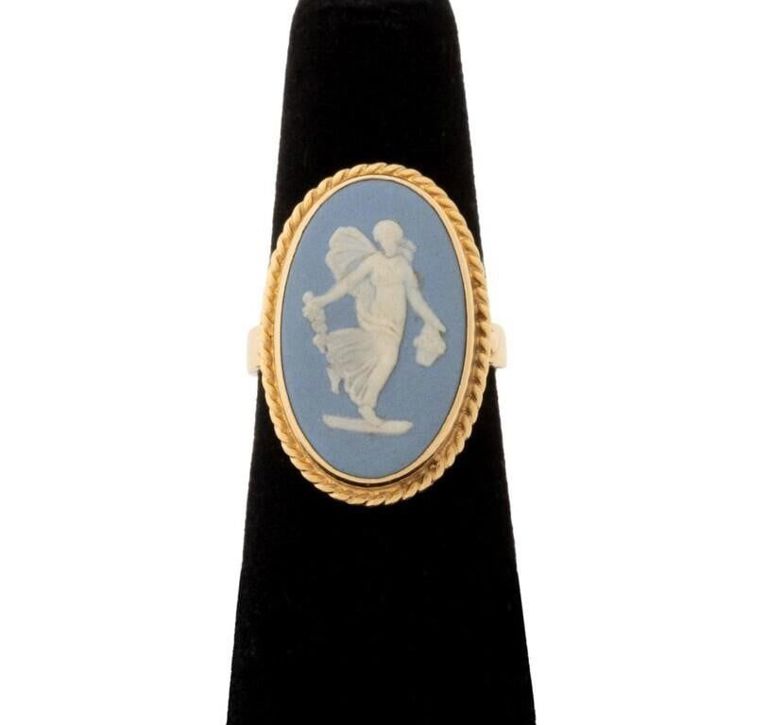 14k Gold Cameo Ring