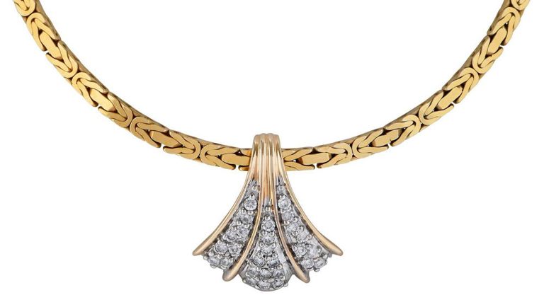 14k Yellow Gold Diamond Pendant Necklace