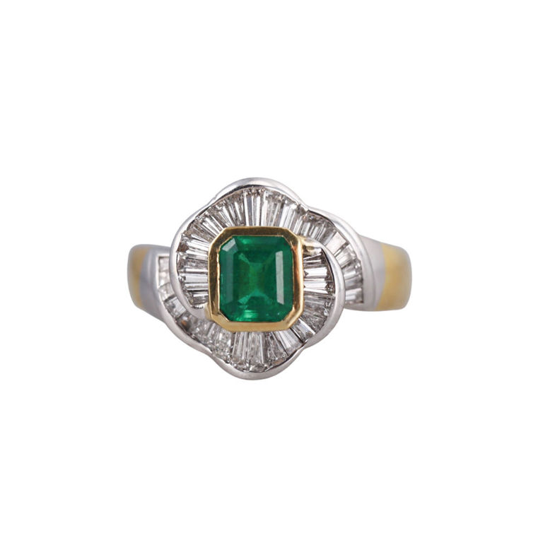 18k Gold Diamond and Emerald Ring