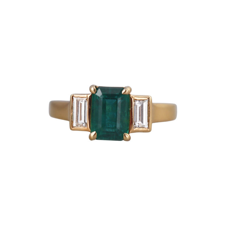 18k Gold Diamond and Emerald Ring