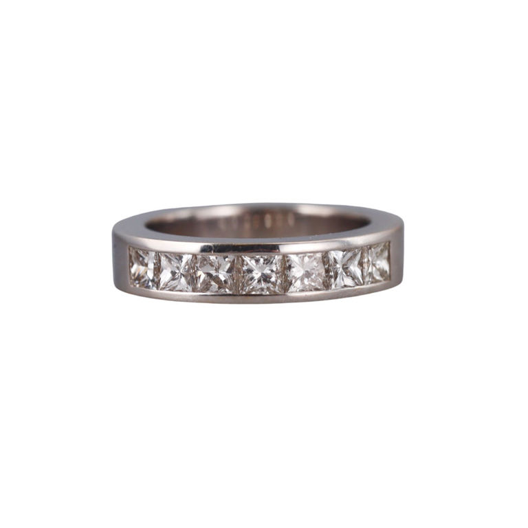 18k Gold Diamond Wedding Band Ring