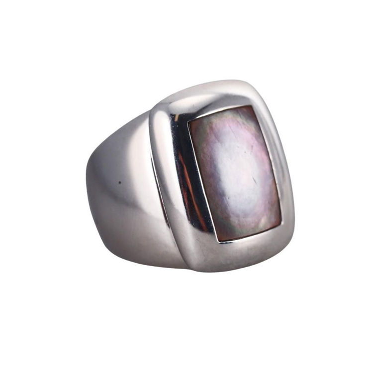 18k Gold Mother-of-Pearl Ring