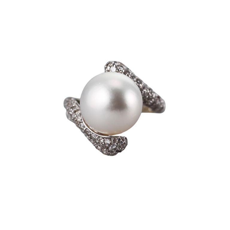 18k White Gold Pearl and Diamond Ring