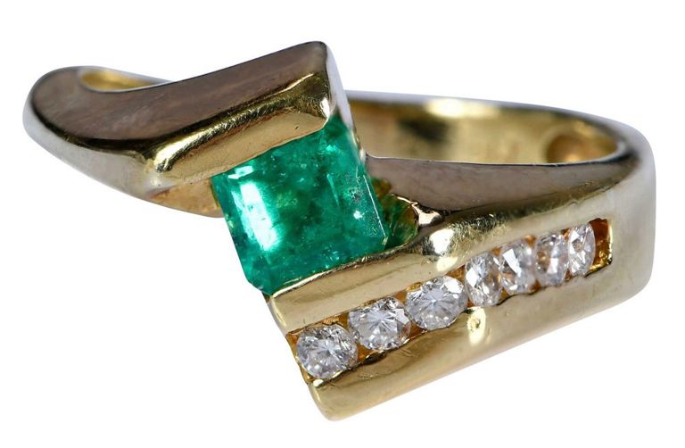 14k White Gold Emerald and Diamond Ring