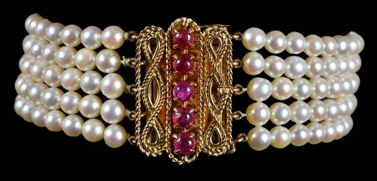 18k Yellow Gold Pearl and Ruby Bracelet