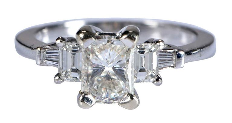 14k White Gold Diamond Ring