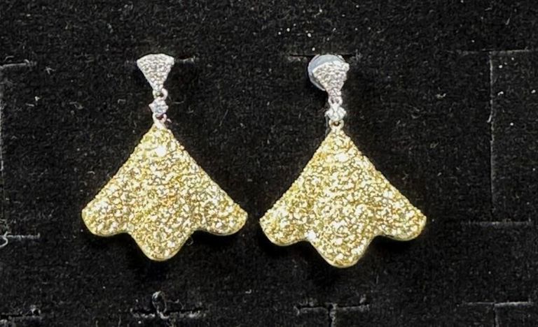 18k Gold Diamond Earrings