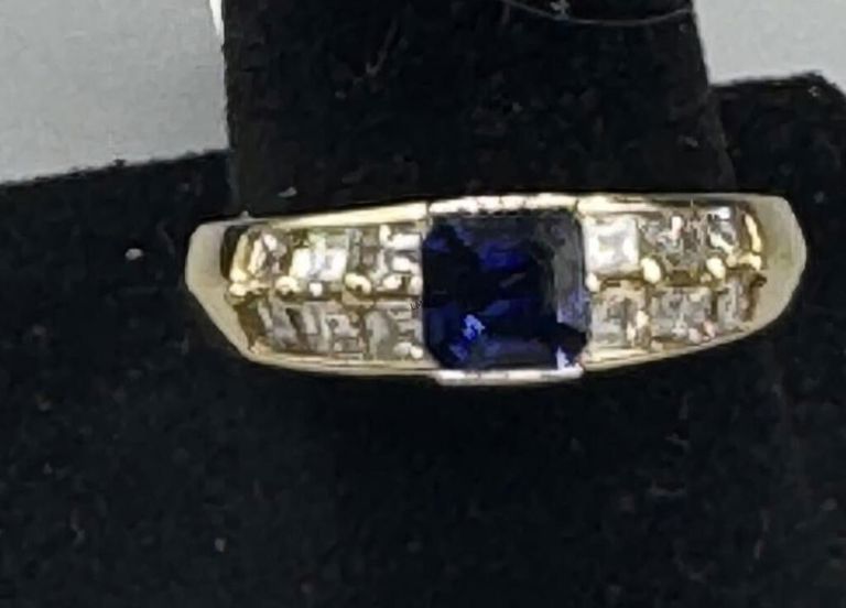 18k Yellow Gold Sapphire and Diamond Ring