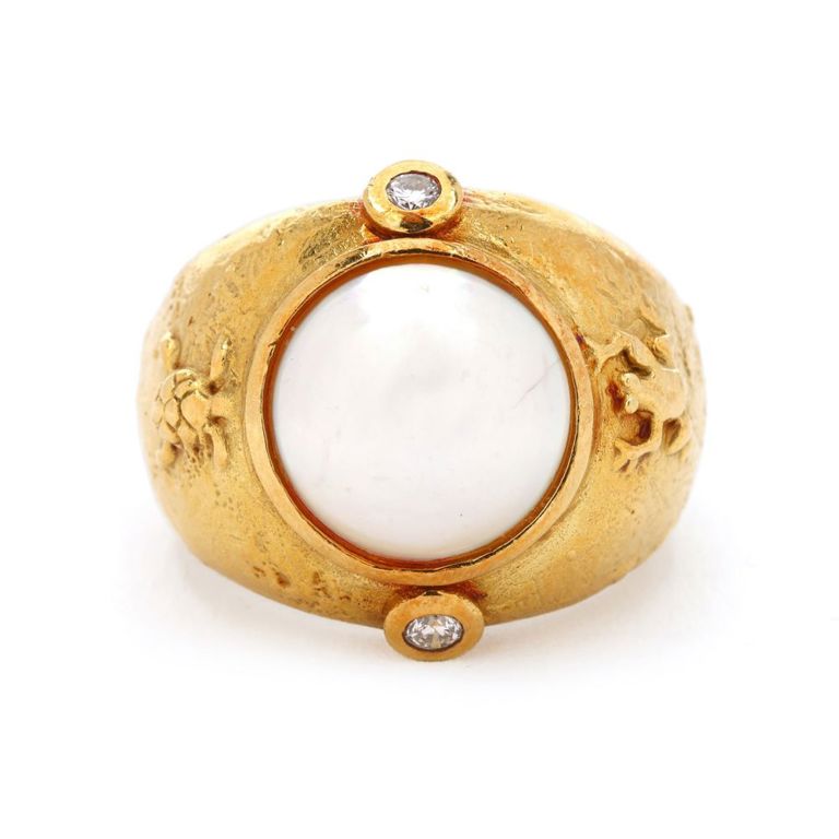 18k Gold Pearl and Diamond Ring