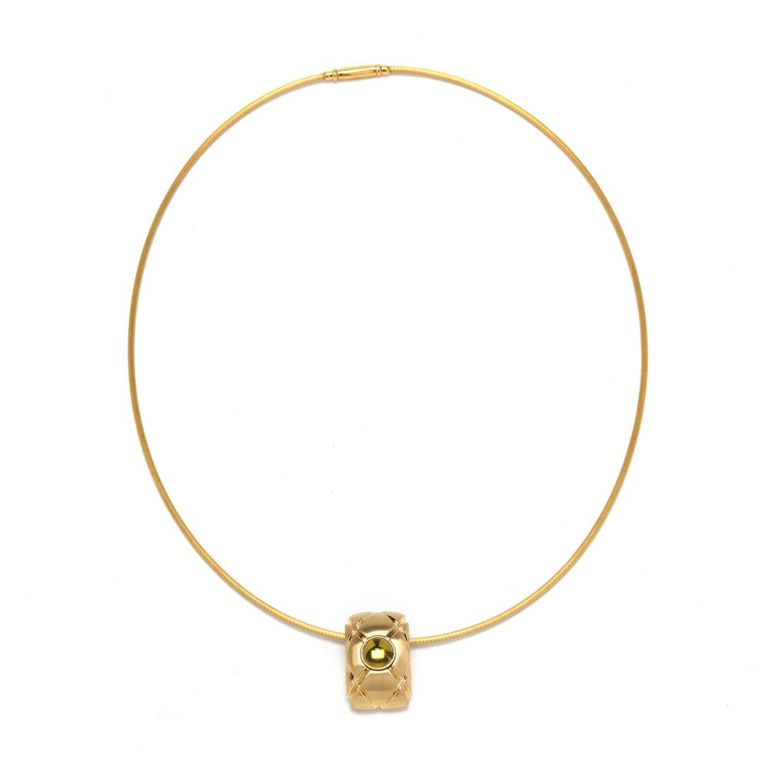 18k Gold Peridot Pendant Necklace