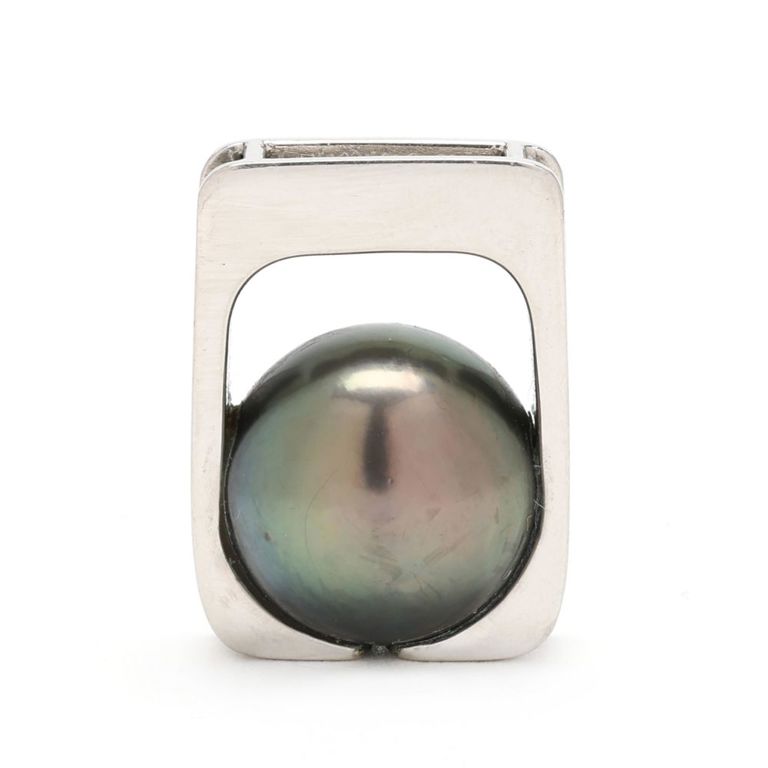 Platinum Pearl Pendant