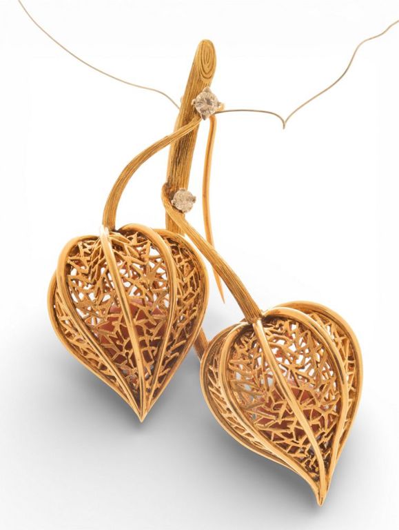 18k Gold Coral and Diamond Brooch