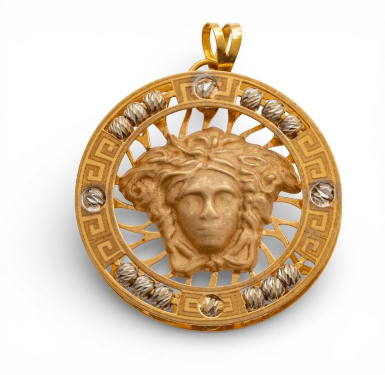 18k Gold Pendant
