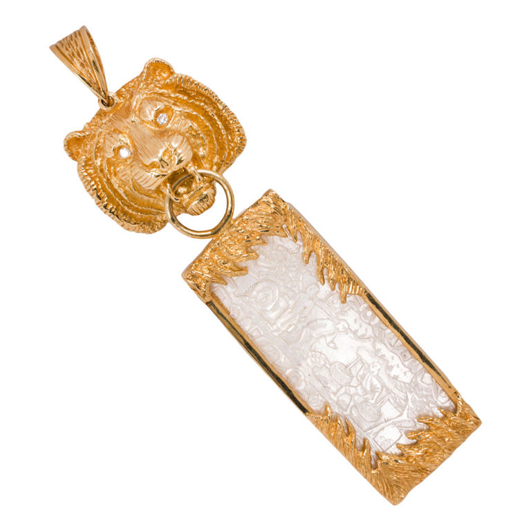 18k Gold Mother-of-Pearl and Diamond Pendant