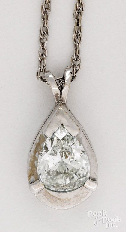 14k White Gold Diamond Pendant Necklace