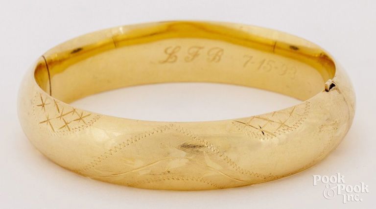 14k Yellow Gold Bangle Bracelet