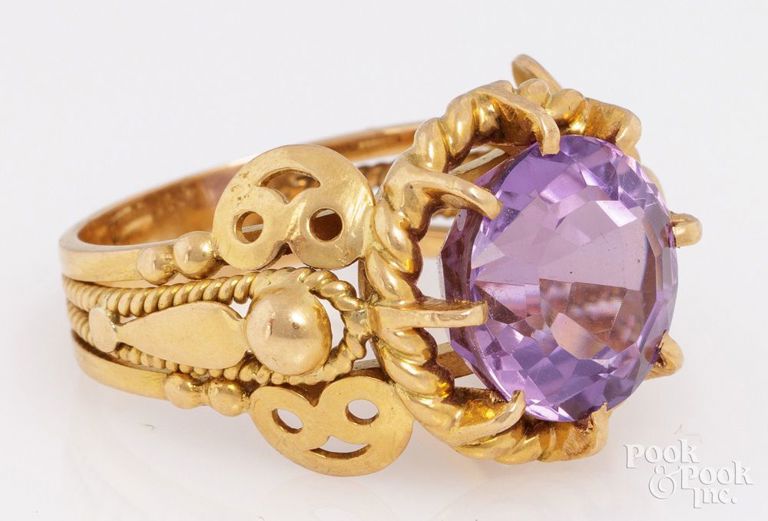 18k Yellow Gold Amethyst Ring