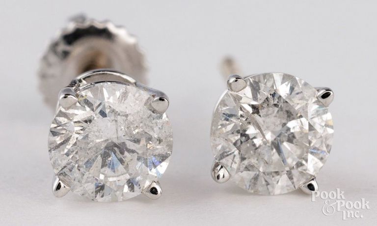14k White Gold Diamond Stud Earrings