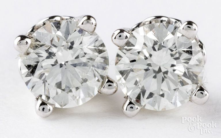 14k White Gold Diamond Stud Earrings