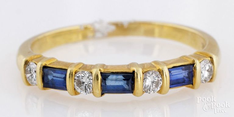 18k Yellow Gold Diamond and Sapphire Ring