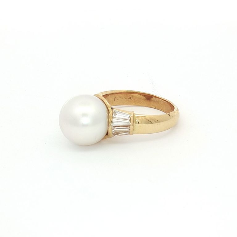 18k Yellow Gold Pearl and Diamond Ring