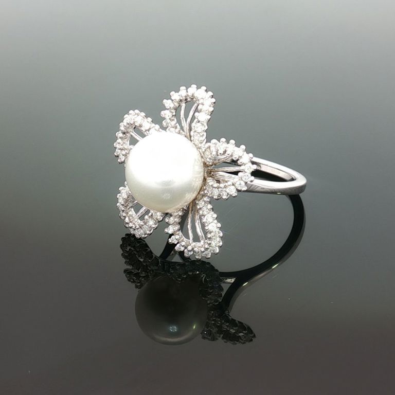 18k White Gold Pearl and Diamond Cocktail Ring