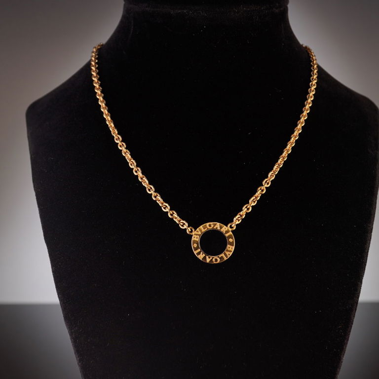 18k Yellow Gold Black Onyx Pendant Necklace