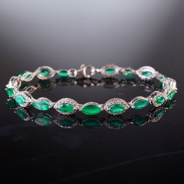 18k White Gold Emerald and Diamond Bracelet