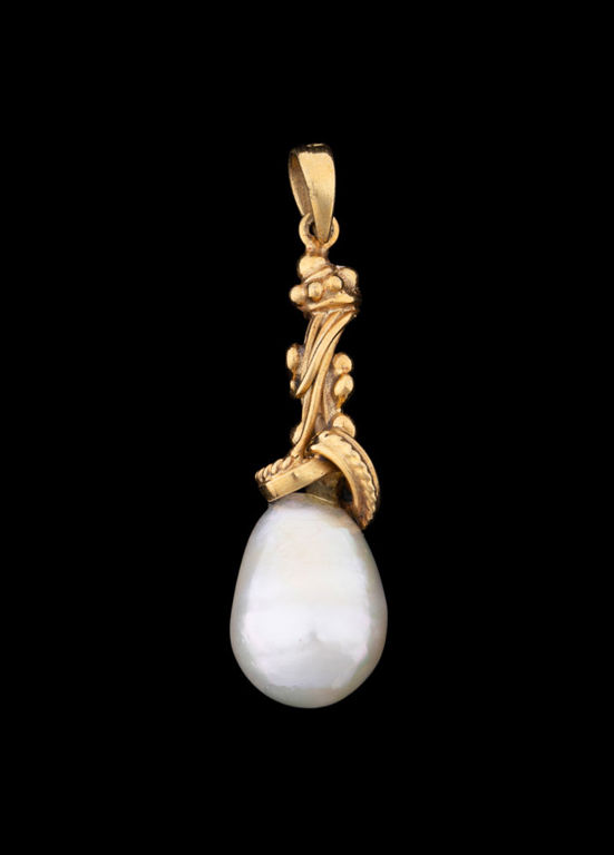 18k Yellow Gold Pearl Pendant