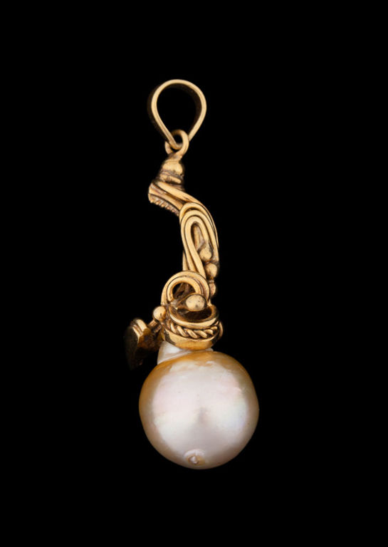 18k Yellow Gold Pearl Pendant