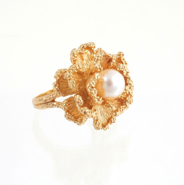 18k Gold Pearl Ring