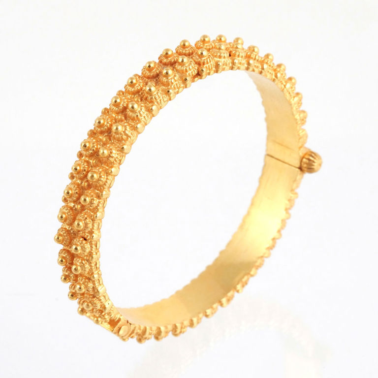 18k Gold Bangle Bracelet