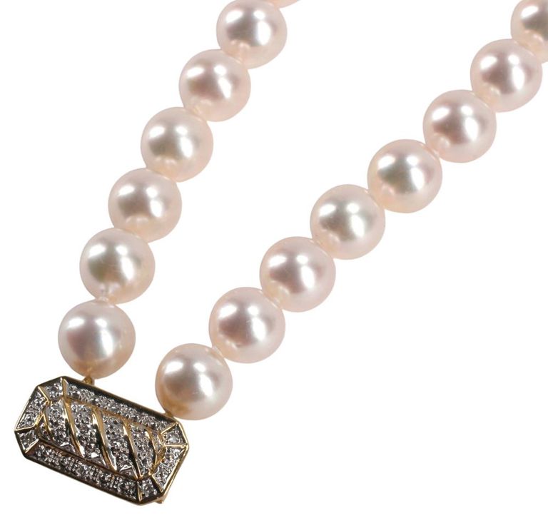18k Gold Pearl and Diamond Bracelet