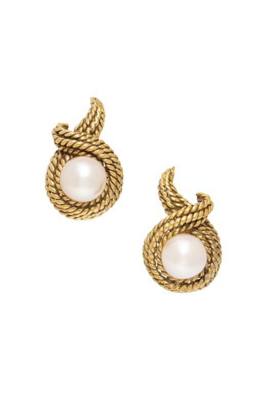 18k Yellow Gold Pearl Earrings