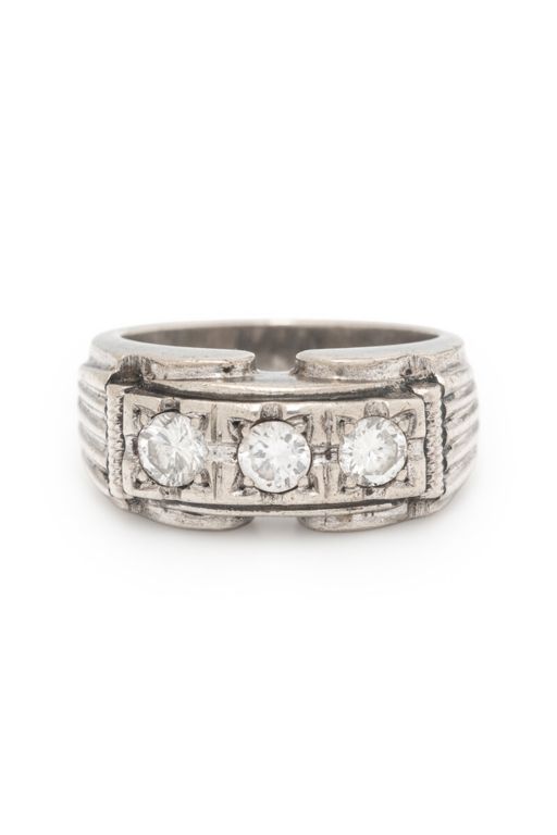 18k White Gold Diamond Ring
