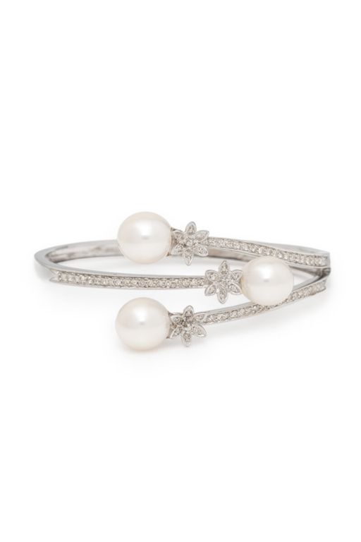 18k White Gold Pearl and Diamond Bracelet