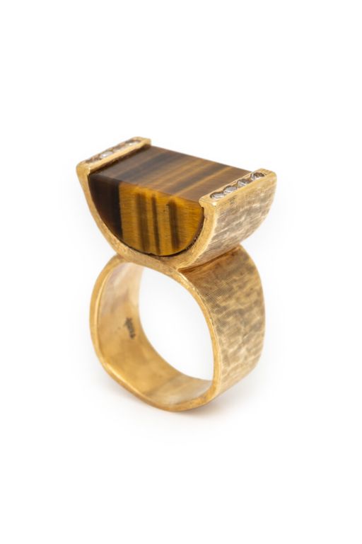 18k Yellow Gold Tiger’s Eye and Diamond Ring