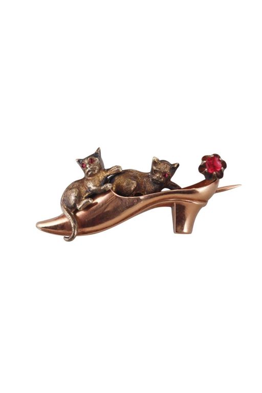 14k Gold Red Gemstone Brooch