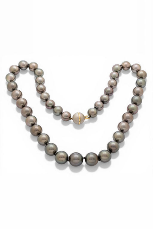18k Yellow Gold Pearl Necklace
