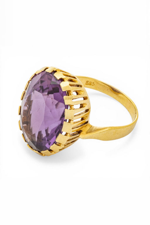 14k Yellow Gold Amethyst Ring