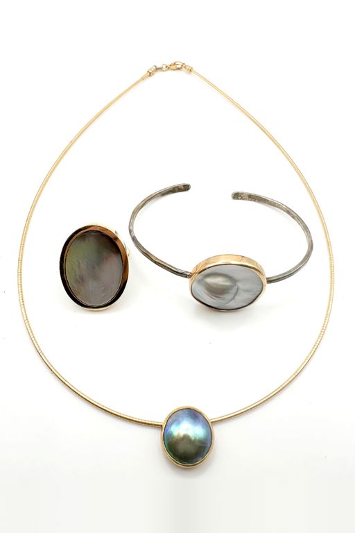 14k Gold Mother of Pearl and Pearl Jewelry Set